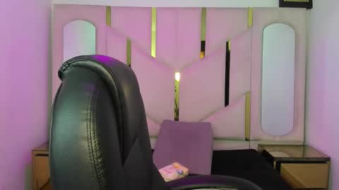 Snapshot of isabellrodriguez18 chatting on March 17, 3:33 am isabellrodriguez18 online show from March 17, 3:33 am