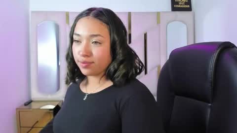 Snapshot of isabellrodriguez18 chatting on March 21, 6:29 am isabellrodriguez18 online show from March 21, 6:29 am