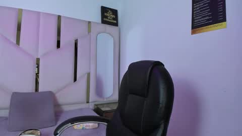 Snapshot of isabellrodriguez18 chatting on March 22, 3:54 am isabellrodriguez18 online show from March 22, 3:54 am