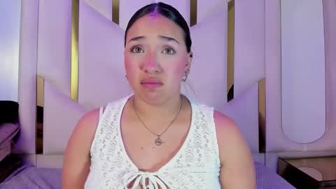 Snapshot of isabellrodriguez18 chatting on March 26, 3:34 am isabellrodriguez18 online show from March 26, 3:34 am