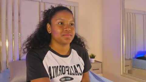 Snapshot of isabellsmmith chatting on October 15, 1:11 pm Isabellsmmith online show from October 15, 1:11 pm