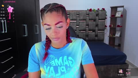 Hi mi name is Isabel  online show from December 15, 4:07 am