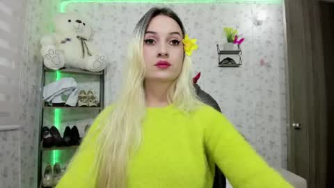 ISABELLA online show from June 13, 6:50 pm