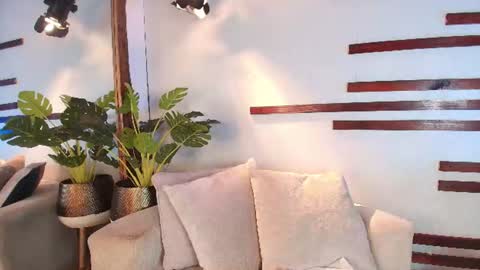 Isa online show from July 25, 1:08 pm