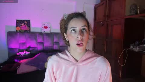 Isabela  online show from October 6, 6:11 am