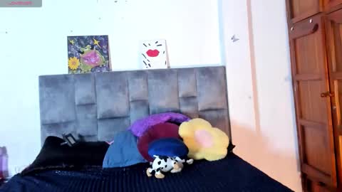 Isabela  online show from November 6, 2:45 am