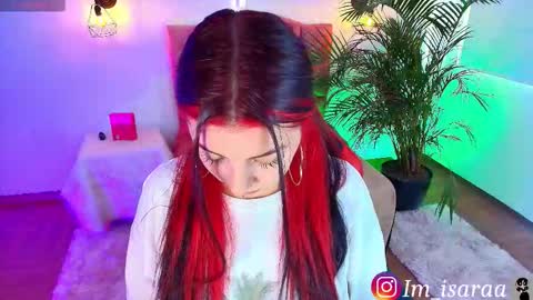 isara_ online show from September 17, 11:56 am