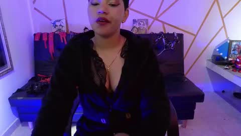 Snapshot of ise_lunny chatting on October 18, 9:54 am isabela online show from October 18, 9:54 am