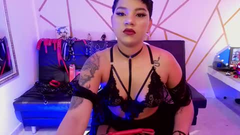 Snapshot of ise_lunny chatting on October 22, 2:45 am isabela online show from October 22, 2:45 am