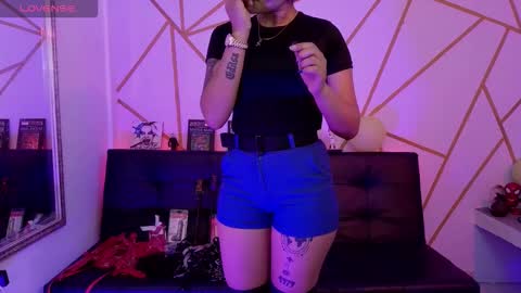 Snapshot of ise_lunny chatting on December 4, 3:38 am isabela online show from December 4, 3:38 am