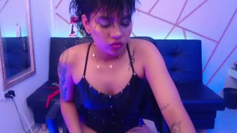 isabela online show from June 8, 1:28 am