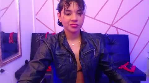 isabela online show from June 13, 3:59 am