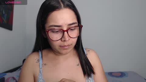 Snapshot of isemma chatting on December 18, 3:37 am Emma online show from December 18, 3:37 am