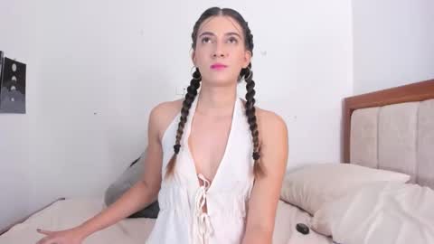 ishabellalopez online show from February 20, 6:26 am