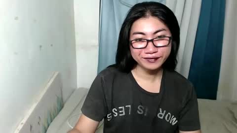 Snapshot of ishie_yoshixx chatting on October 5, 2:43 am IRISH online show from October 5, 2:43 am