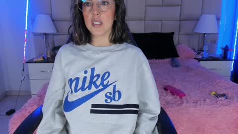 Pauli online show from December 9, 10:30 pm