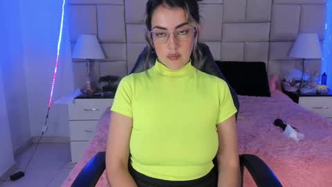 Pauli online show from December 24, 12:00 am