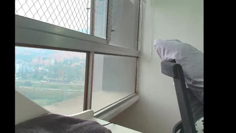Snapshot of isis_pink chatting on February 19, 12:12 pm Alaya online show from February 19, 12:12 pm
