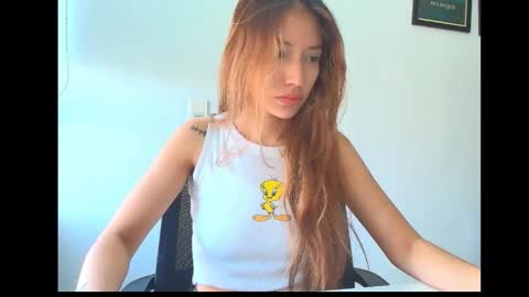 Snapshot of isis_pink chatting on March 9, 2:54 pm Alaya online show from March 9, 2:54 pm
