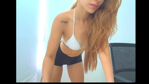 Snapshot of isis_pink chatting on March 11, 3:29 pm Alaya online show from March 11, 3:29 pm