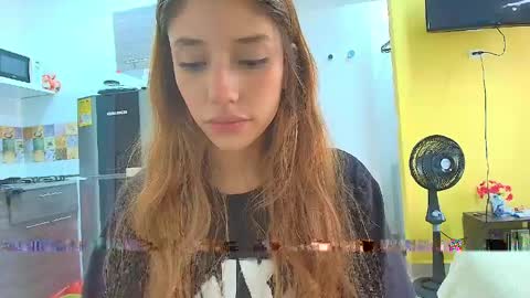 Snapshot of isis_pink chatting on April 30, 3:40 pm Alaya online show from April 30, 3:40 pm