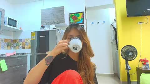 Snapshot of isis_pink chatting on May 13, 1:41 pm Alaya online show from May 13, 1:41 pm