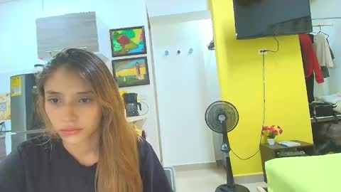 Snapshot of isis_pink chatting on May 14, 1:45 am Alaya online show from May 14, 1:45 am