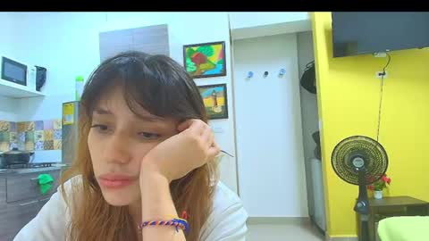 Snapshot of isis_pink chatting on July 23, 5:49 am Alaya online show from July 23, 5:49 am