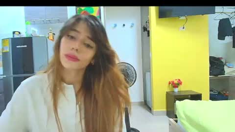 Snapshot of isis_pink chatting on August 1, 10:30 pm Alaya online show from August 1, 10:30 pm