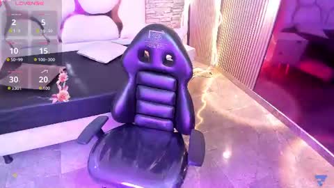 isis_tay1 online show from June 15, 3:20 am