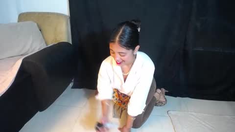 Snapshot of isis_valen chatting on November 19, 11:54 am isis_valen online show from November 19, 11:54 am