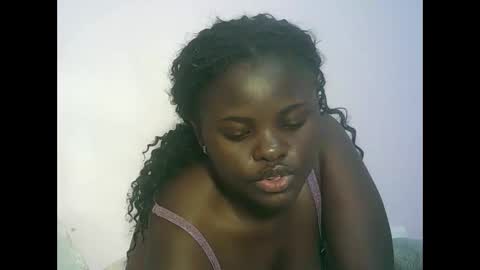 isla_booby online show from May 18, 5:35 am