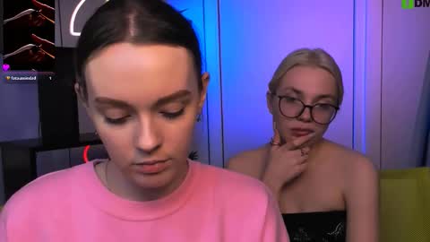 Snapshot of isla_dior chatting on December 22, 10:56 am isla_dior online show from December 22, 10:56 am