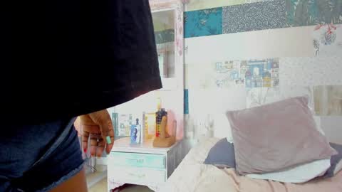 Snapshot of isla_scott chatting on January 12, 5:22 pm Vanessa online show from January 12, 5:22 pm