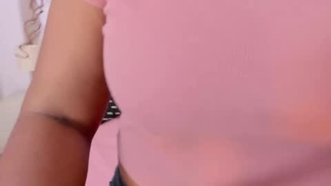 Snapshot of isla_scott chatting on September 15, 11:21 am Vanessa online show from September 15, 11:21 am