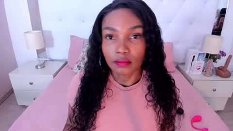 Snapshot of isla_scott chatting on October 8, 11:19 am Vanessa online show from October 8, 11:19 am