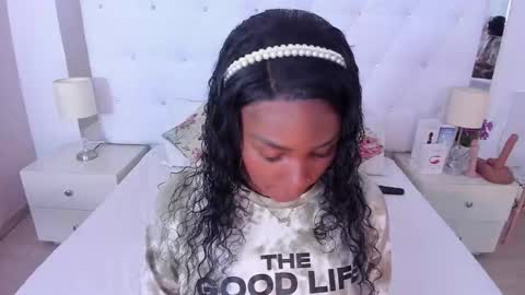 Snapshot of isla_scott chatting on October 9, 11:19 am Vanessa online show from October 9, 11:19 am