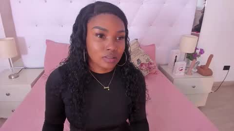 Snapshot of isla_scott chatting on October 12, 11:20 am Vanessa online show from October 12, 11:20 am