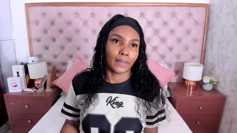 Snapshot of isla_scott chatting on October 20, 11:21 am Vanessa online show from October 20, 11:21 am