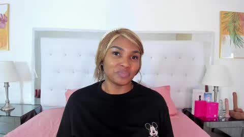 Snapshot of isla_scott chatting on March 30, 11:33 am Vanessa online show from March 30, 11:33 am