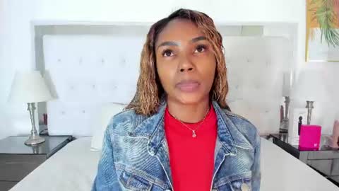 Snapshot of isla_scott chatting on June 14, 11:23 am Vanessa online show from June 14, 11:23 am