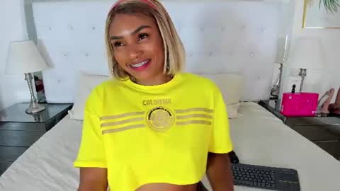 Snapshot of isla_scott chatting on July 7, 11:36 am Vanessa online show from July 7, 11:36 am