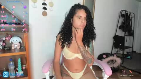 Isla Blue online show from July 21, 11:51 pm