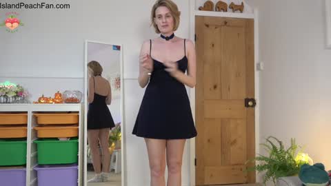 Lou  Peaches online show from October 10, 7:13 pm