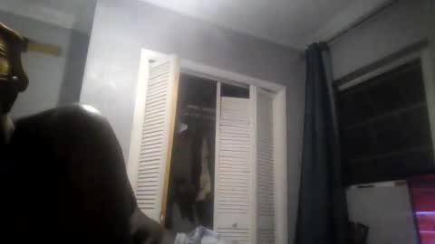 Snapshot of islandbey242 chatting on May 18, 3:35 am islandbey242 online show from May 18, 3:35 am