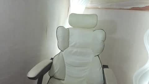 Snapshot of islandboy_ethan chatting on March 23, 1:20 am Nathaniel online show from March 23, 1:20 am