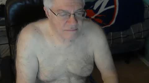 islesman22 online show from December 17, 12:00 pm