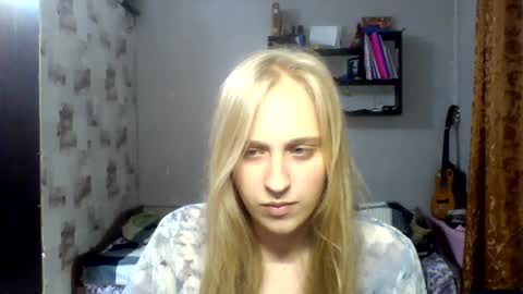 Snapshot of isolli chatting on June 16, 2:41 pm Olli online show from June 16, 2:41 pm