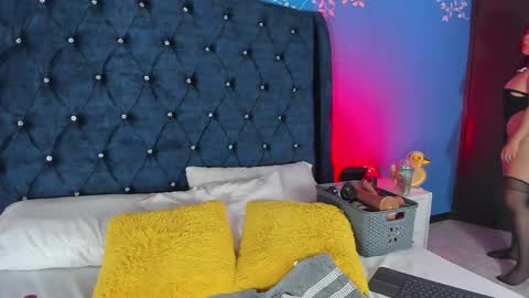 Snapshot of issa_clark1 chatting on May 27, 10:18 pm Issa online show from May 27, 10:18 pm