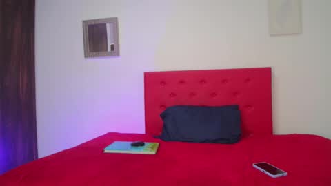 issa_kitty online show from December 6, 6:28 pm